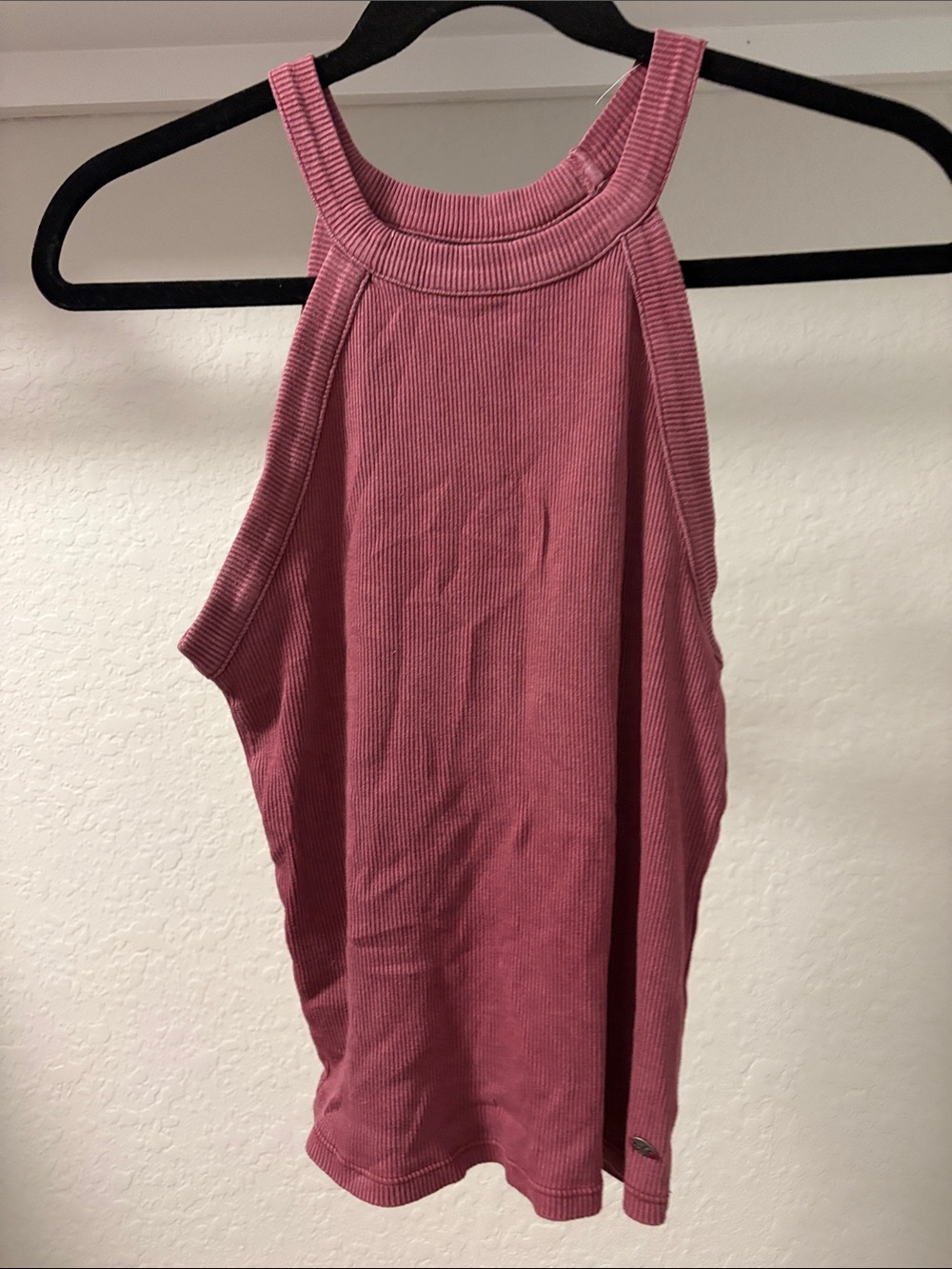 American Eagle Outfitters Ribbed High-Neck Tank - Rose
